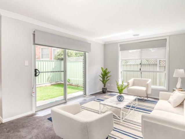 Peaceful Villa Living Close to Orange CBD