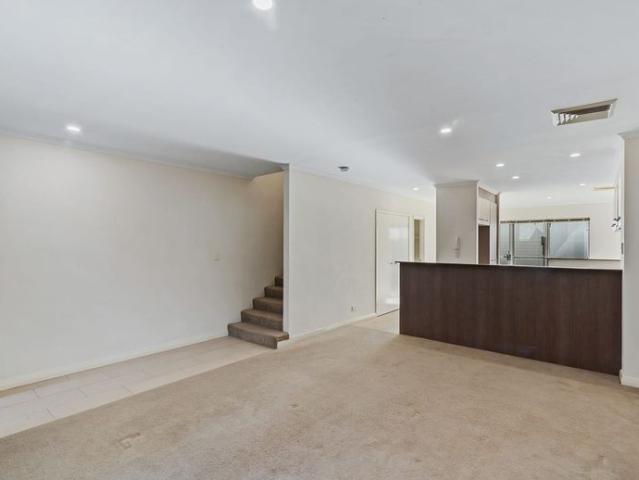 Peaceful Villa Living in the Heart of Erskine