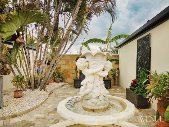 Peaceful Waterfront Living in Helensvale