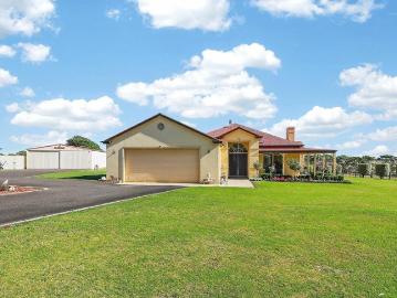 Bushfield, Woolsthorpe - Equipped kitchen