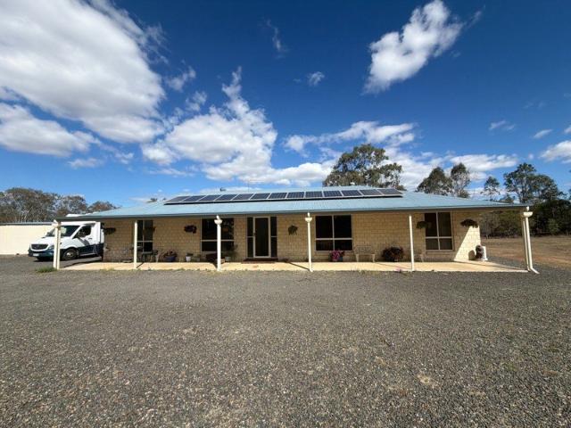 Peaceful Acreage Living with Space, Comfort