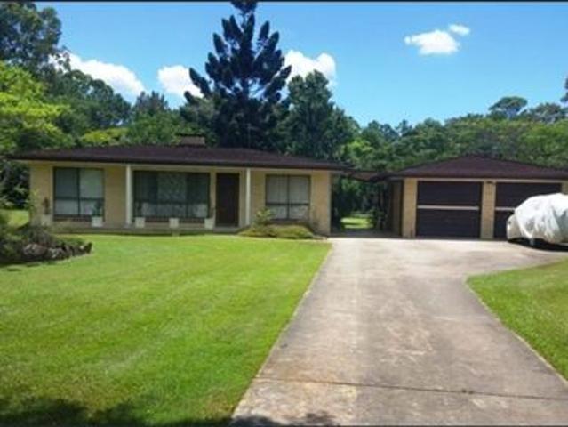 Peaceful Acreage Living Backing onto Wararba Creek
