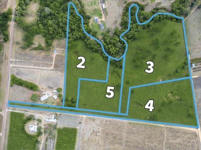 Peaceful Acreage Living Beside White's Creek!