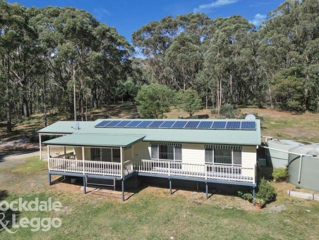PEACEFUL ACREAGE LIVING IN DARLIMURLA ESTATE