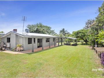 Barren Island, Queensland - Parking, Patio