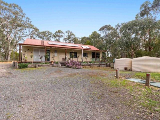 Peaceful Acreage Living Modern Family Retreat on Approx. 1 Acre