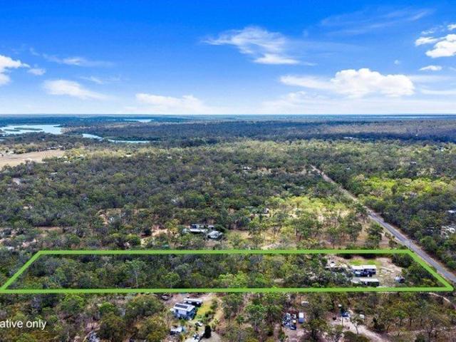 Peaceful Acreage Living on 6 Acres