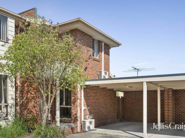Peaceful and low maintenance living in an exceptionally convenient locale