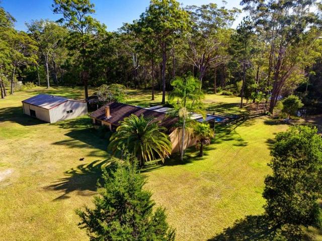 Peaceful and private acreage nearby Wallis Lake