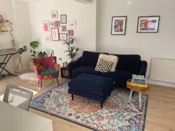 Peaceful, bright garden flat with cat