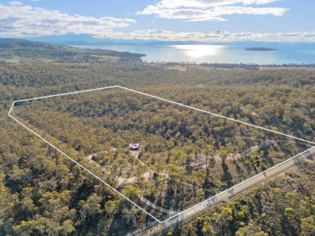 Peaceful Bush Retreat with Space, Privacy & Stunning Rural and Coastal Views
