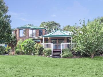 Peaceful Bushfield Property with Room to Move