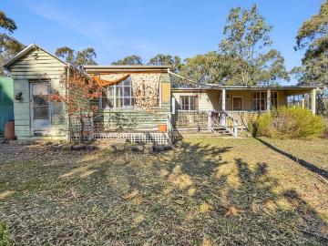 PEACEFUL BUSHLAND ESCAPE ON APPROX. 10 ACRES