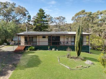 PEACEFUL BUSHLAND RETREAT WITH RENOVATION POTENTIAL
