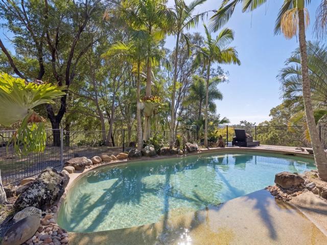 Peaceful Contemporary Family Living in Willow Vale
