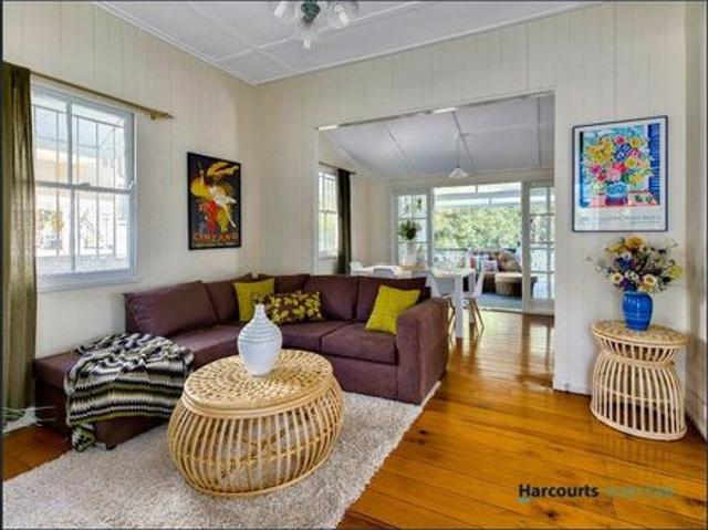 Peaceful & Convenient Inner City Style Living