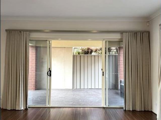 Peaceful Coastal Living with Space to Work, Relax and Entertain