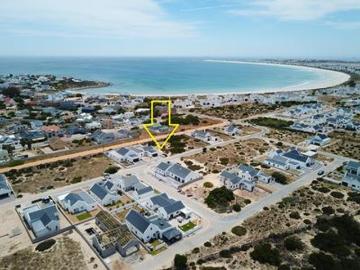 peaceful coastal living: new 3 bedro.