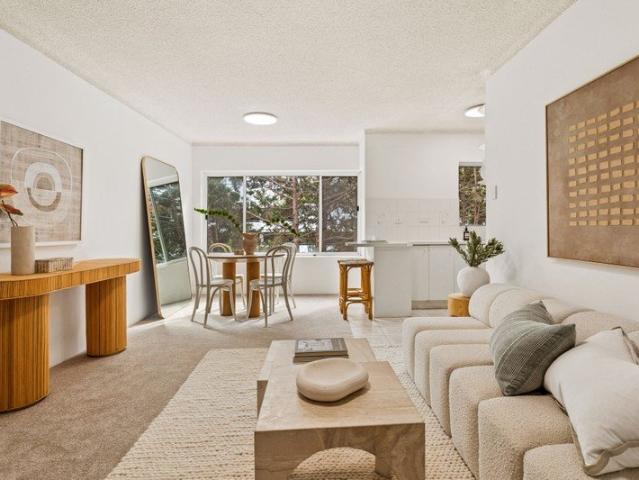 Peaceful coastal retreat in the vibrant heart of Dee Why