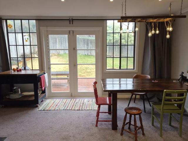 Peaceful Cottage Living in Mount Victoria!
