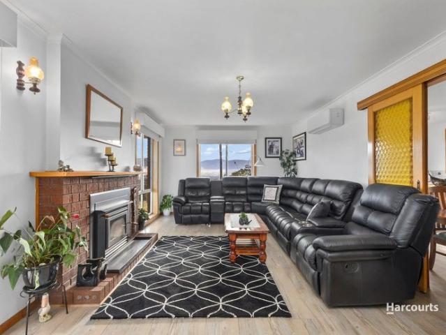 Peaceful Country Living with Beautiful Huon Valley Views