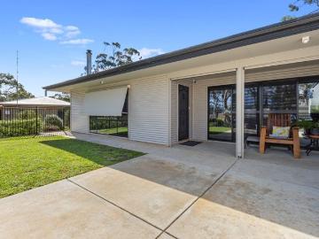 Peaceful Country Living with Exceptional Shedding on 2,731sqm