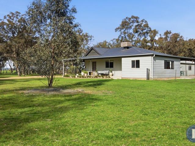 Peaceful Country Living with Scenic Views