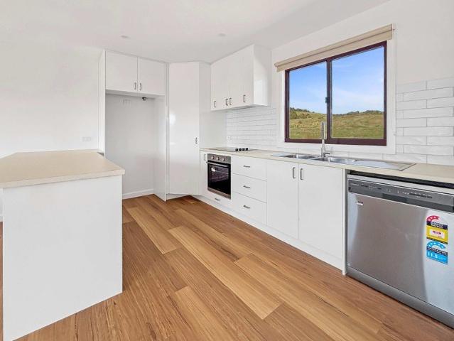 Peaceful Country Living with Scenic Views