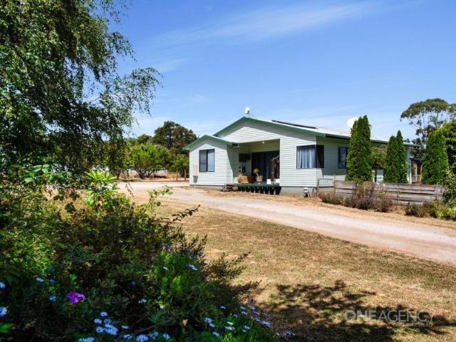 Peaceful Country Living In The Heart Of Irishtown