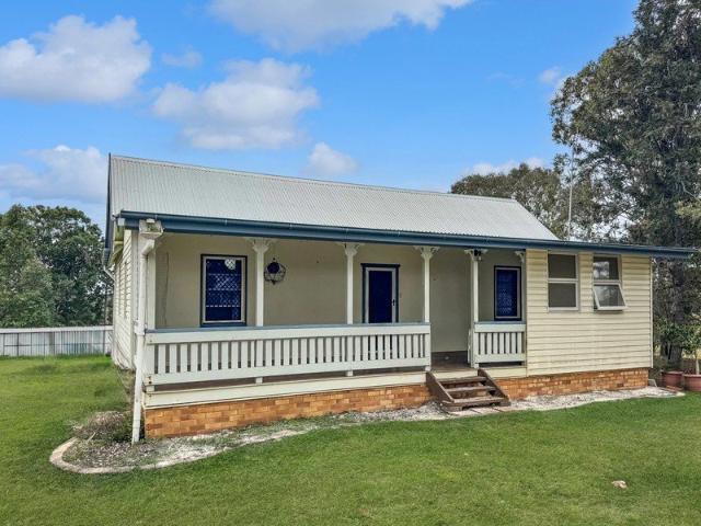 Peaceful Country Living in Grahams Creek