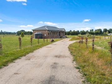 Peaceful Country Living Just Minutes from Kyneton