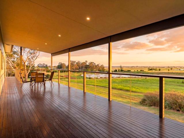 Peaceful Country Living Meets City Convenience