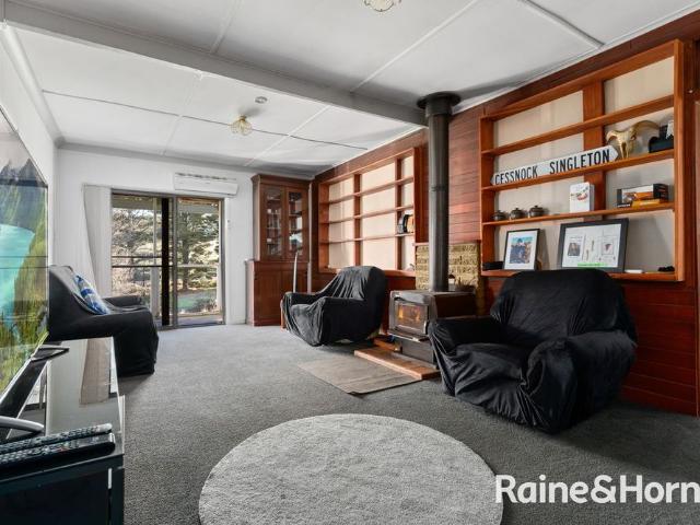 Peaceful Country Living on 25 Acres