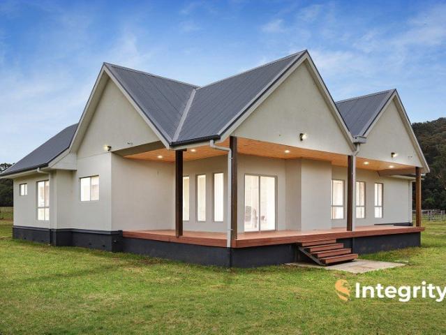 Peaceful Country Living on Acreage