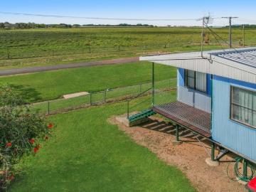 Peaceful Country Views, Convenient Town Living!