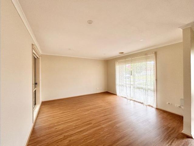 Peaceful Court Living in a Convenient Leopold Location