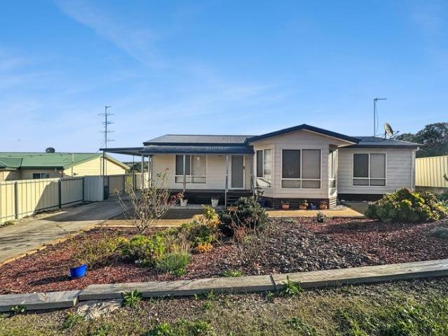 Peaceful Court Location With Family Appeal