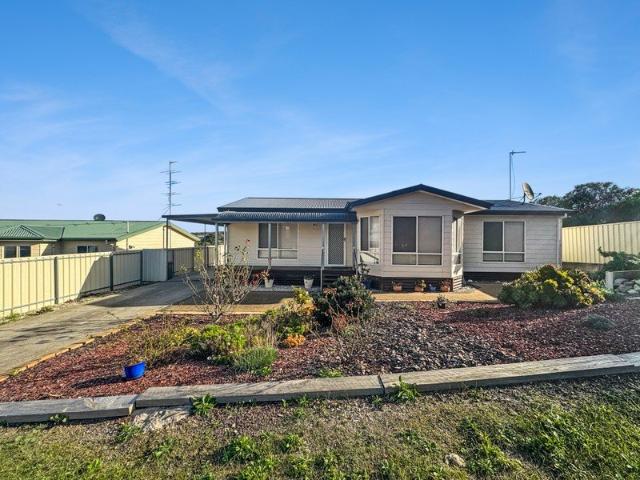 Peaceful Court Location With Family Appeal