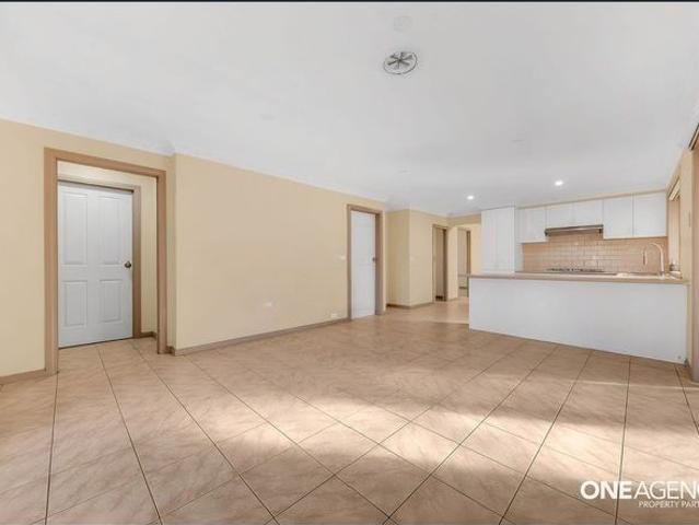Peaceful Court Location with Ultimate Family Comfort – 14 Hastie Court, Altona Meadows!