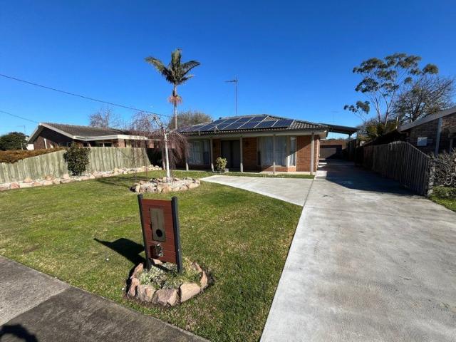 Peaceful Court Location, Spacious Family Living Right Here In Traralgon