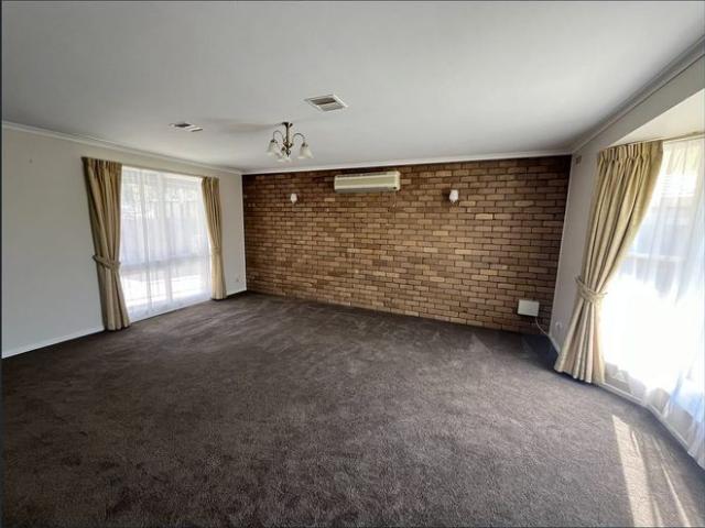 Peaceful Court Location, Spacious Family Living Right Here In Traralgon