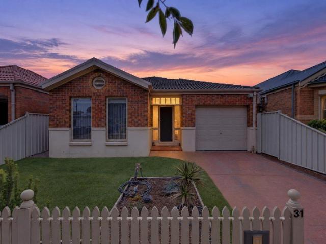 Peaceful Creekside Living in the Heart of Caroline Springs
