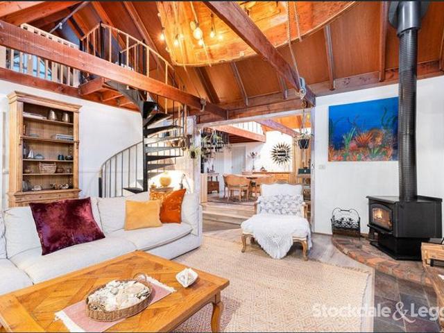 Peaceful Creekside Living 6 MONTH LEASE ONLY