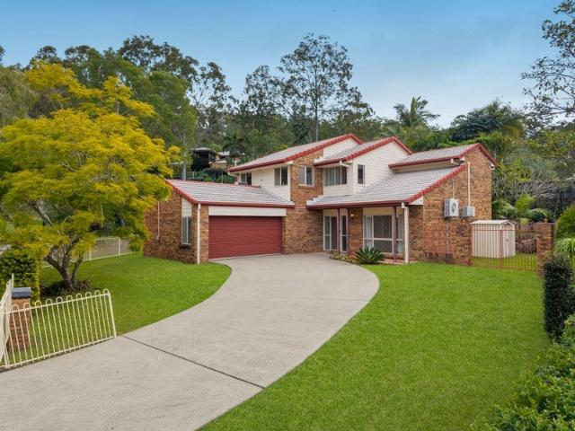 PEACEFUL CUL DE SAC LIVING WITH EXCEPTIONAL SPACE
