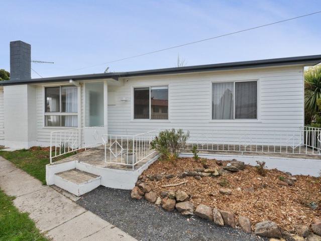 Peaceful Cul de Sac Living with Plenty of Charm