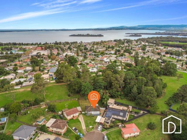 Peaceful Cul de Sac Living with Reserve at Your Back Door