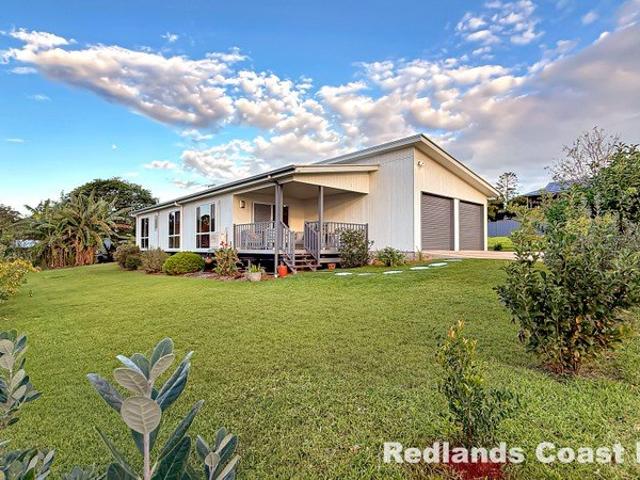 Peaceful Cul de Sac Living with Sea Views & Everything Close By