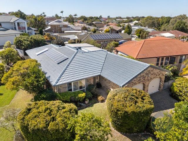 Peaceful Cul de Sac Living with Space, Style & Convenience
