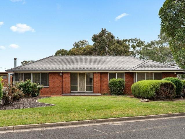 Peaceful Cul de Sac Living on a Spacious 650sqm Corner Parcel