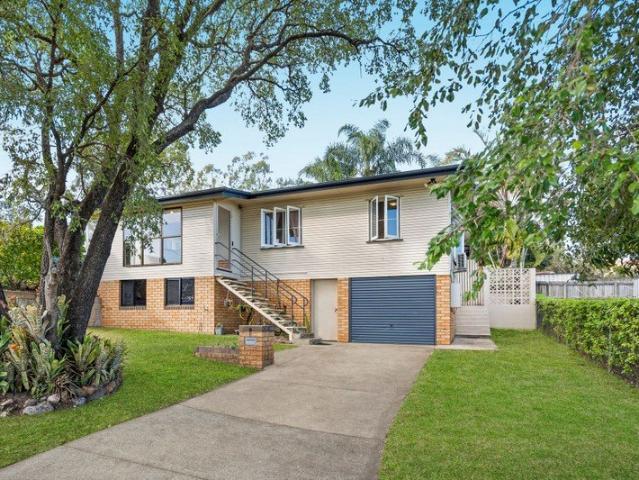 Peaceful cul de sac with Scenic Views and Exceptional Convenience